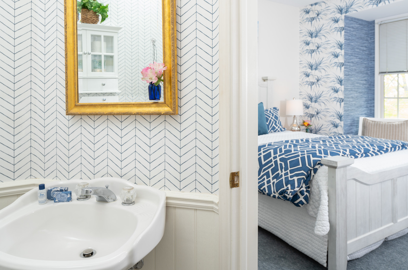 bathroom in blue & white
